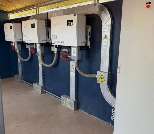 Tres inversores Solis instalados en PFV CuracaRibs